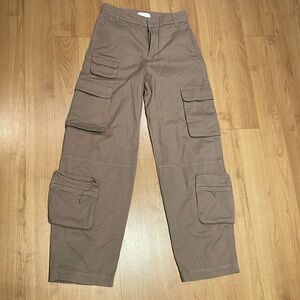 H&M women’s beige cargo pants (brand new)